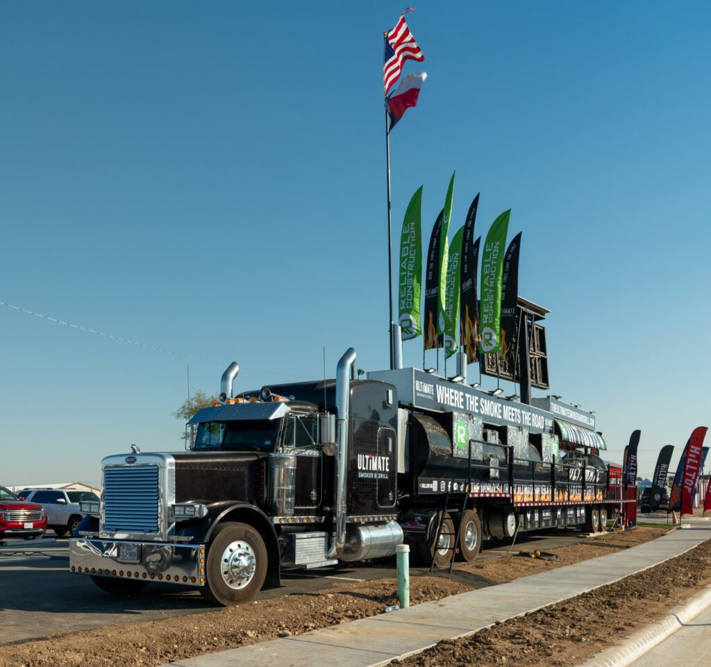 The full Ultimate Smoker and Grill rig