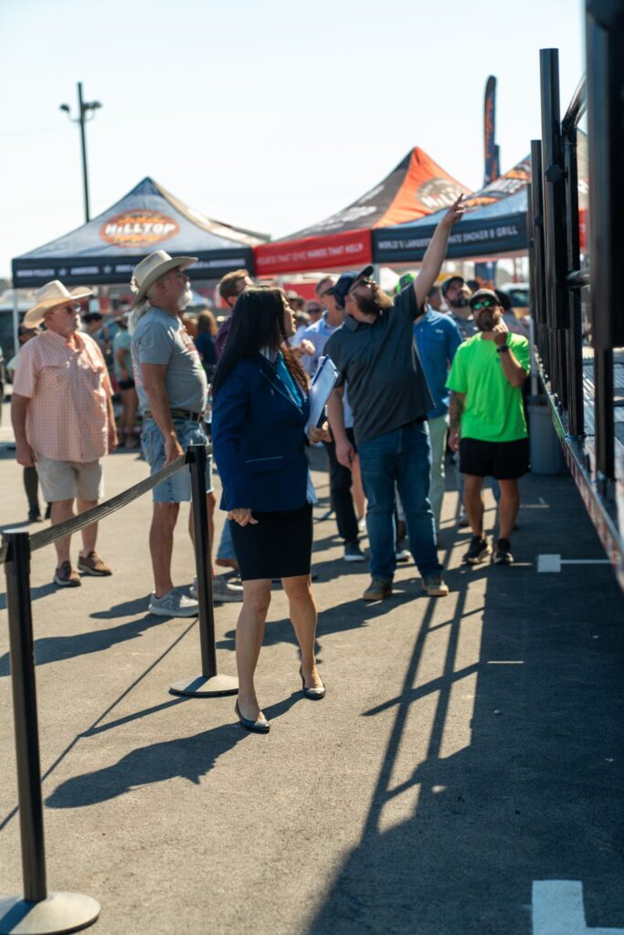 The crowd lined up at the rig